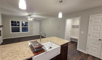 30 E 7th St, Adrian, MO 64720