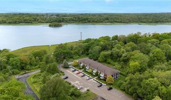 21 Starr Dr 207, Narragansett, RI 02882