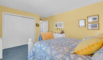 9 Hingham Ln, Barnegat, NJ 08005
