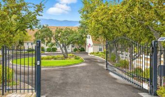 500 Pompadour Dr, Ashland, OR 97520