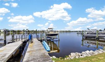 5216 POINT HARBOR Ln, Apollo Beach, FL 33572