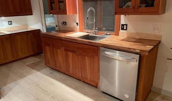 802 Beach St, Ashland, OR 97520