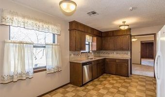 6712 Dorsett Dr, Bartlesville, OK 74006