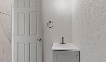 116 STANFORD Dr SE, Albuquerque, NM 87106