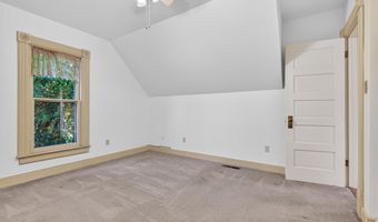 138 Third St, Ashland, OR 97520