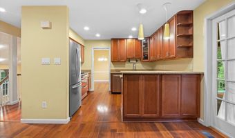 10 PINTO Ct, Rockville, MD 20850