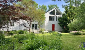 59 Cedar St, Belfast, ME 04915
