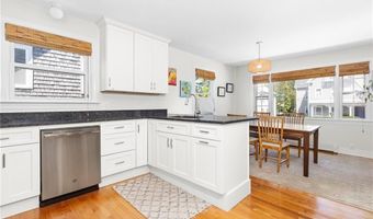 92 Franklin St, Bristol, RI 02809