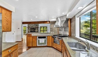 20333 S SWEETWOOD Ln, Oregon City, OR 97045