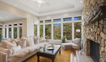 545 Ashland Creek Dr, Ashland, OR 97520