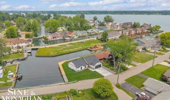 144 Channelsyde Dr, Algonac, MI 48001