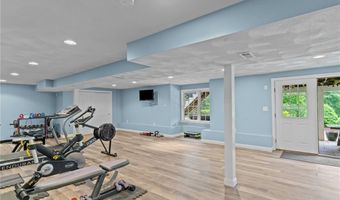 6 Jasons Grant Dr, Cumberland, RI 02864