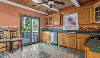 404 E 7th St, Boston, MA 02127