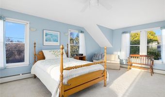 110 HOUSTON Ave, Narragansett, RI 02882