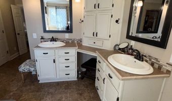 1526 Needmore Rd, Albertville, AL 35950