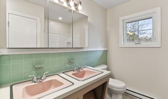 10 Penley St E, Augusta, ME 04330