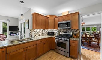 4 Governors Way, Asheville, NC 28804