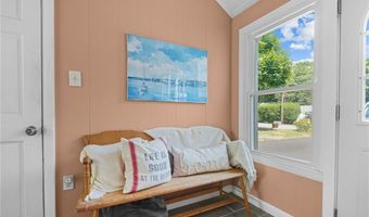 40 Queen St, North Kingstown, RI 02852