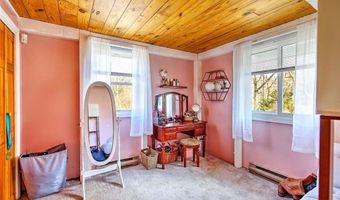 121 Jenckes Hill Rd, Lincoln, RI 02865