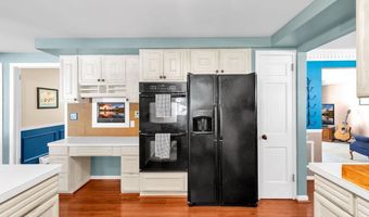 24 Rosewood Dr, Amherst, NY 14221