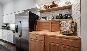706 PRINCE St 4, Alexandria, VA 22314