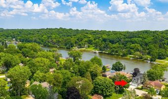 1539 Lowe Dr, Algonquin, IL 60102