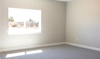 12409 Pawnee Rd, Apple Valley, CA 92308