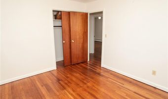 7 Smithfield Dr, Middletown, RI 02842