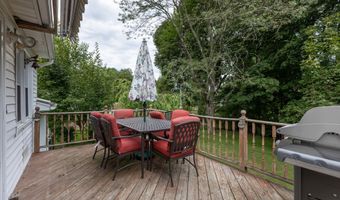 24 Hillside Cir, Brookfield, CT 06804