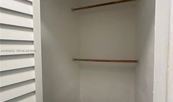 2800 NE 203rd St 10, Aventura, FL 33180