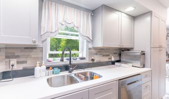 10810 Wenger Rd, Anna, OH 45302