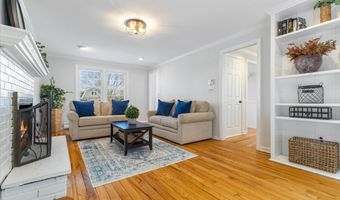 12 Whaling Dr, Waterford, CT 06385