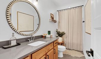 1605 N Lakeside Dr, Andover, KS 67002