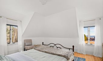 26 Old Searsport Ave, Belfast, ME 04915