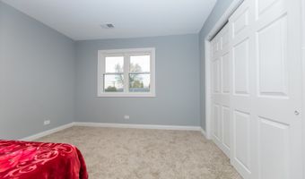 543 W Rose Ave, Addison, IL 60101