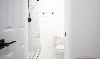 42243 CANARY GRASS Sq, Aldie, VA 20105