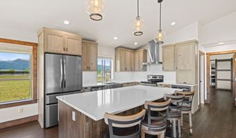 136 Goslin Loop, Cascade, ID 83611