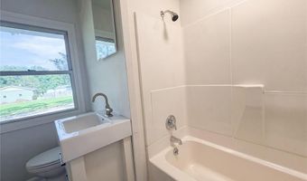 238 W Skyline Dr, Ballwin, MO 63011