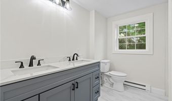 253 Biscuit City Rd, Charlestown, RI 02813