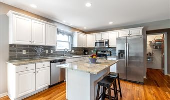 175 Crown Royal Dr, Amherst, NY 14221