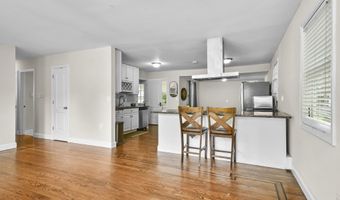 198 Macon Dr, Bridgeport, CT 06606