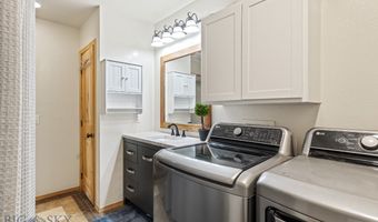 250 Jackson Ln, Belgrade, MT 59714