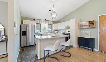 5919 Memphis St, Bel Aire, KS 67220