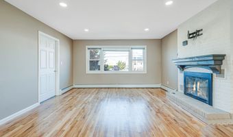 280 S Bayview Ave, Amityville, NY 11701