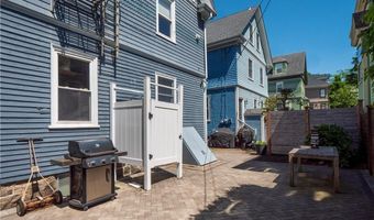 27 Mann Ave, Newport, RI 02840