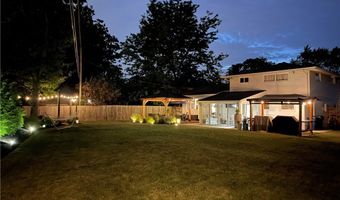 715 Edgewater Dr, Amherst, NY 14228