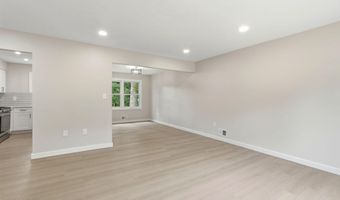 60 Woodland Rd, Bayville, NJ 08721