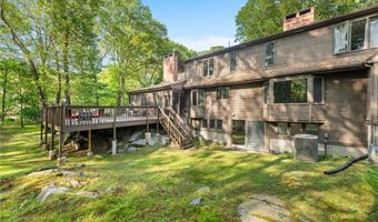 2 Spinney Ln, North Kingstown, RI 02852