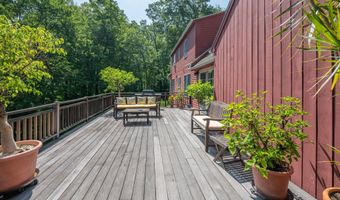 7 S Ridge Rd, Brookfield, CT 06804