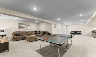 327 Crest Ln, Adams Twp., PA 16046